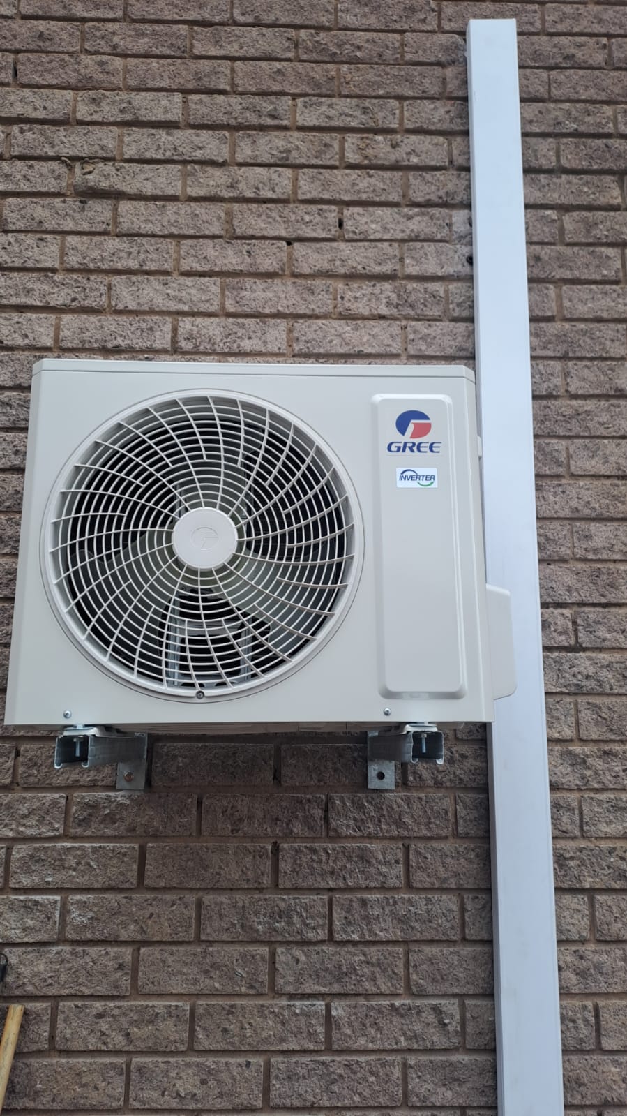 Air conditioning installation